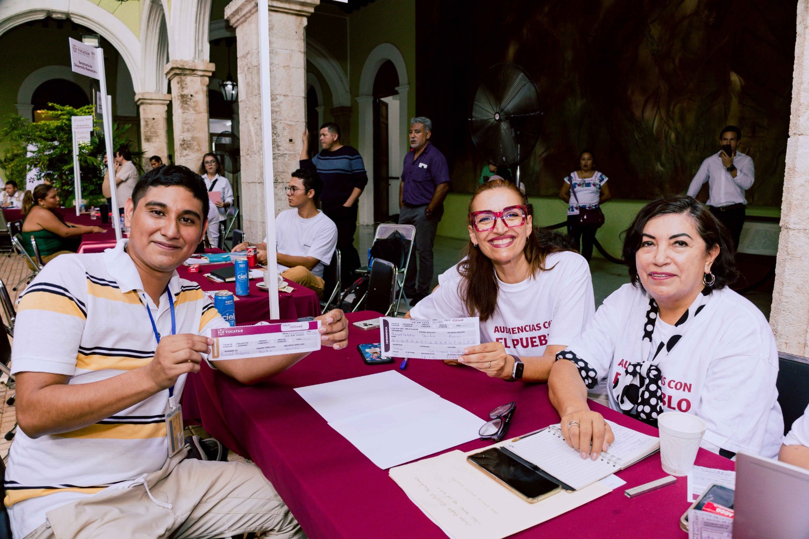 Primera audiencia con el pueblo