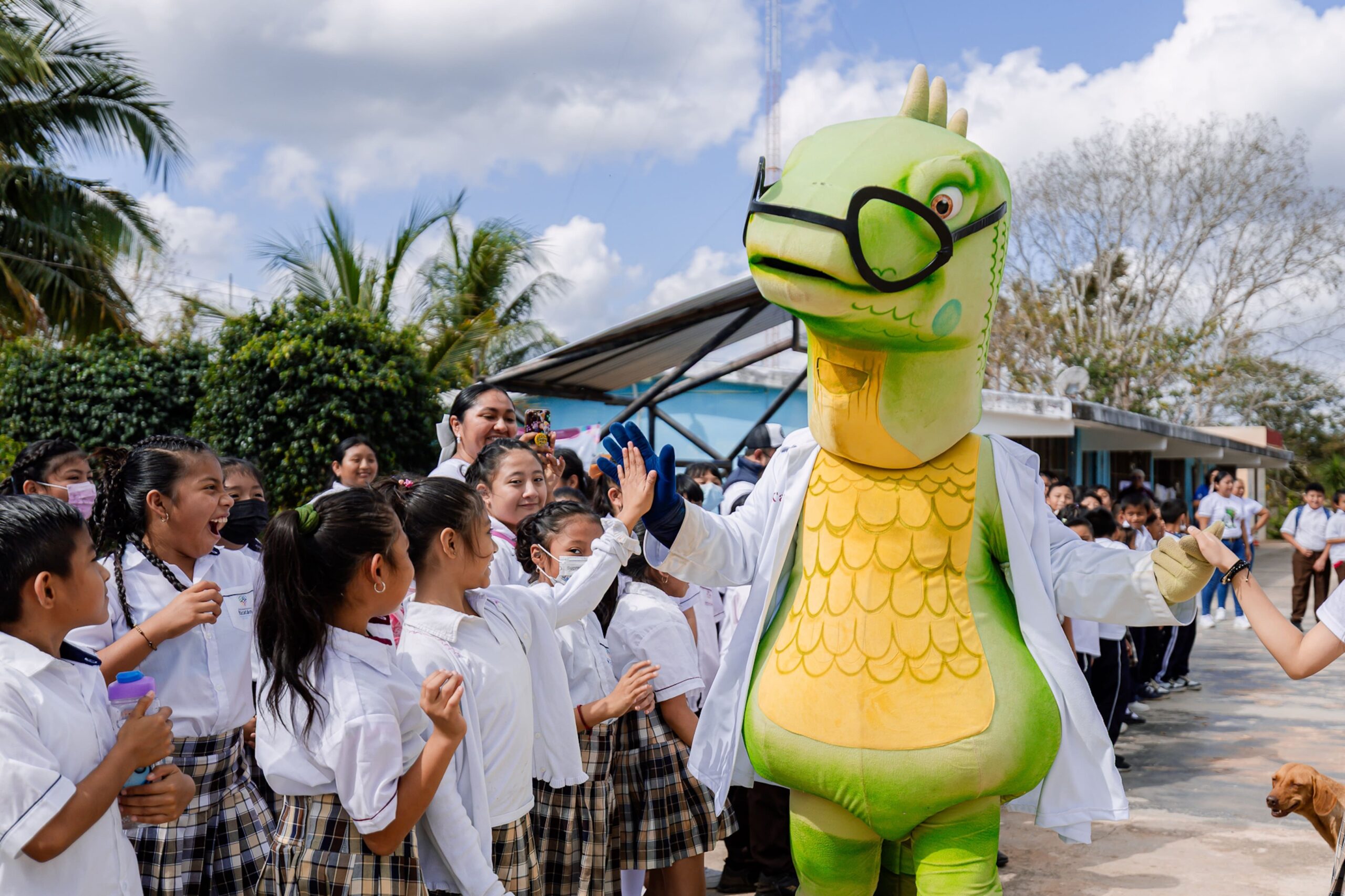 Con experimentos y actividades conmemoran Día Estatal de la Mujer y la Niña en la Ciencia