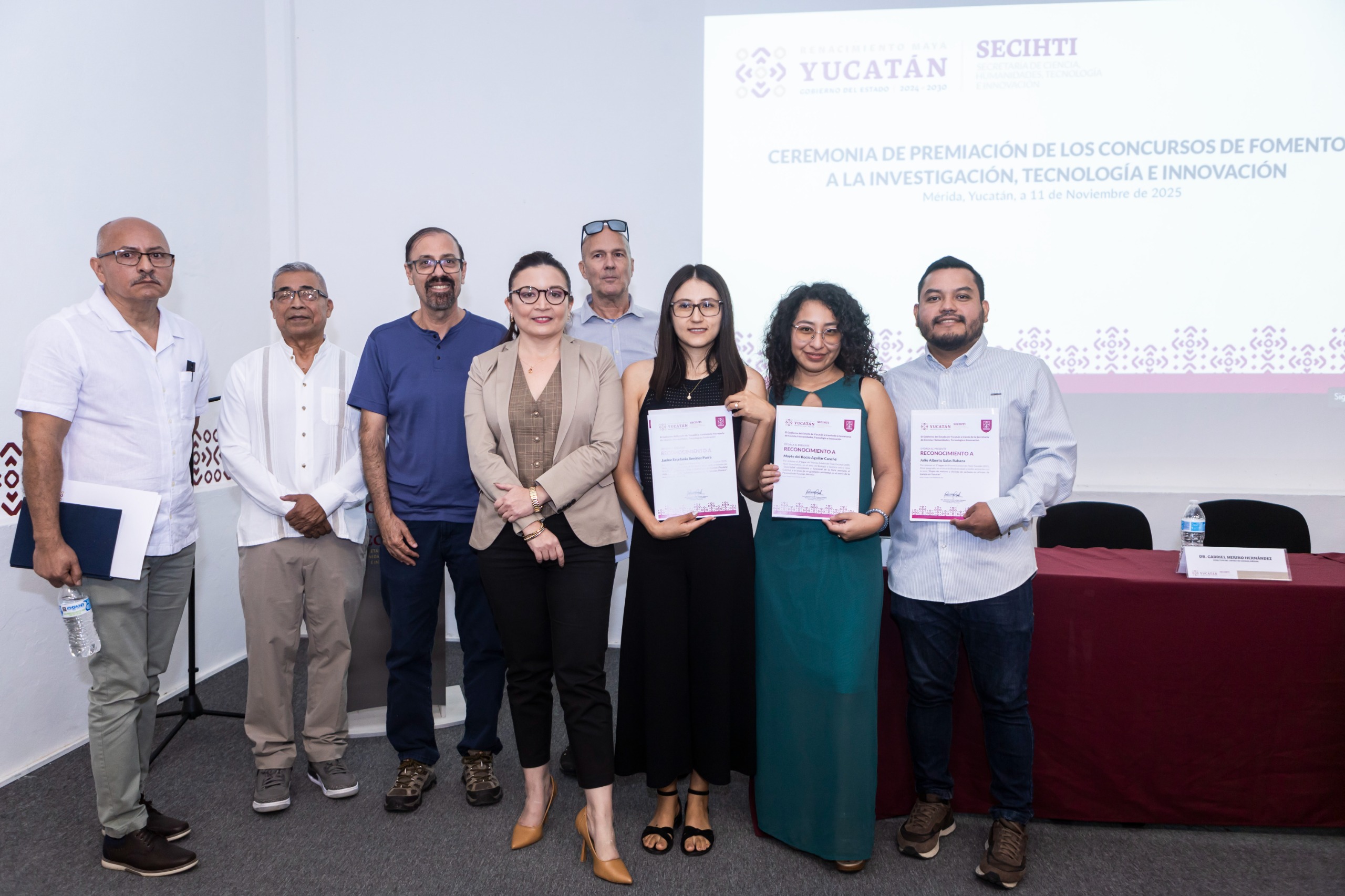Yucatán abre convocatorias para reconocer investigación científica y tesis de posgrado